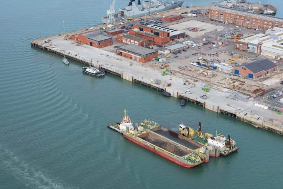 Zmodernizowane nabrzeże w bazie Portsmouth Naval Base
